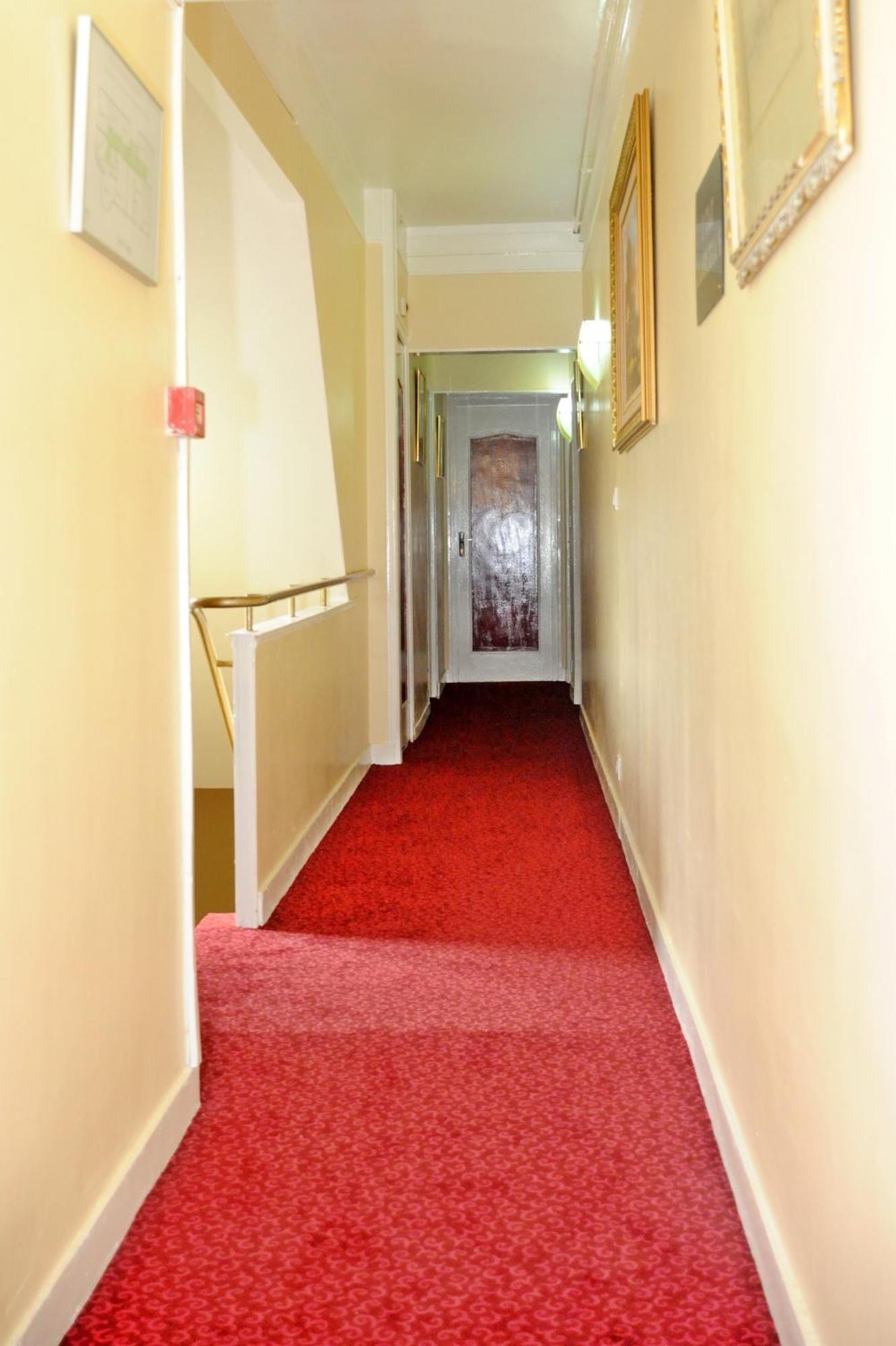 Hotel La Tour ซุลลี-ซูร์-ลัวร์ ภายนอก รูปภาพ