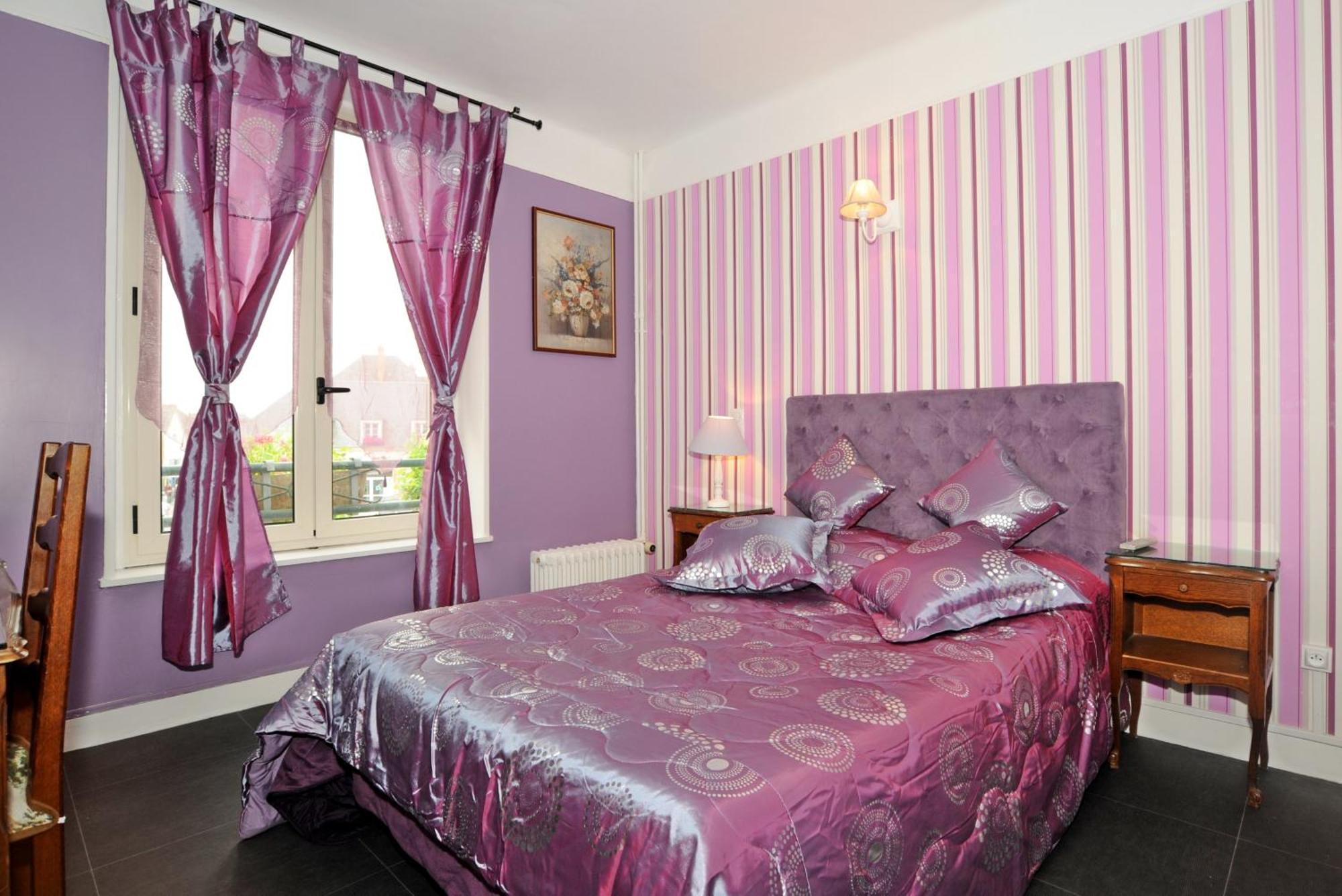 Hotel La Tour ซุลลี-ซูร์-ลัวร์ ภายนอก รูปภาพ