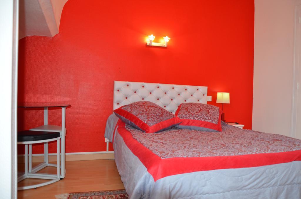 Hotel La Tour ซุลลี-ซูร์-ลัวร์ ห้อง รูปภาพ