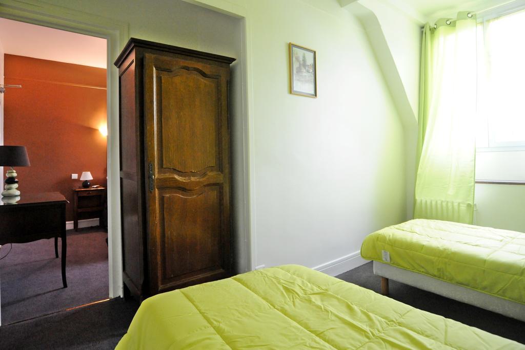 Hotel La Tour ซุลลี-ซูร์-ลัวร์ ห้อง รูปภาพ