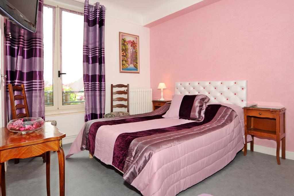 Hotel La Tour ซุลลี-ซูร์-ลัวร์ ห้อง รูปภาพ