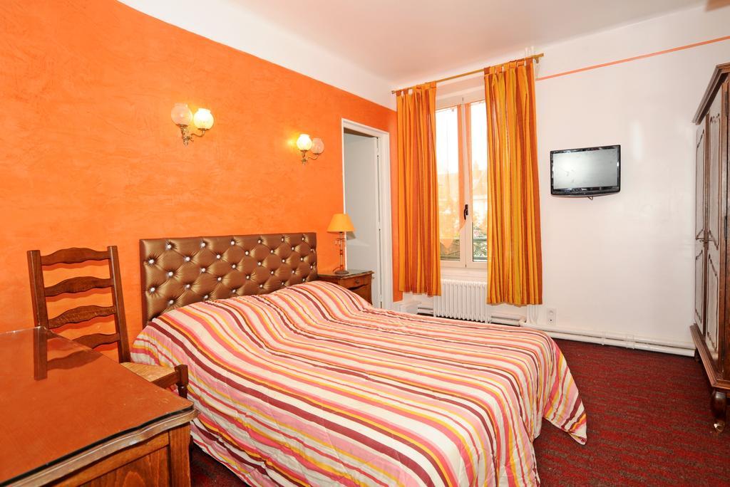 Hotel La Tour ซุลลี-ซูร์-ลัวร์ ห้อง รูปภาพ